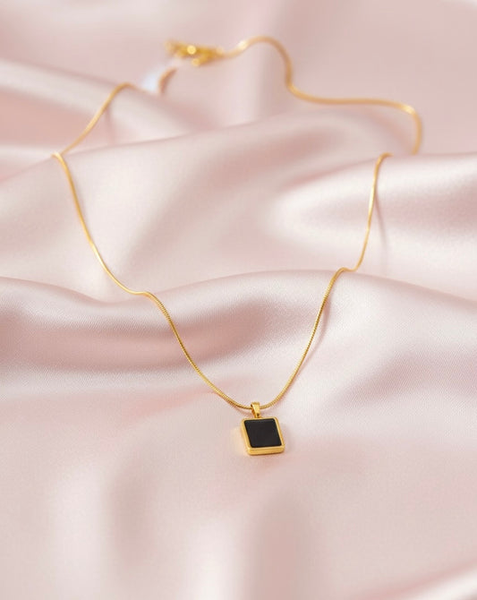 The Noir Luxe Pendant